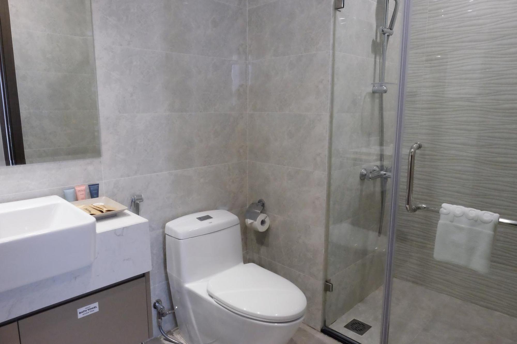 Aspaces Serviced Apartments - Vinhomes West Point ハノイ市 エクステリア 写真