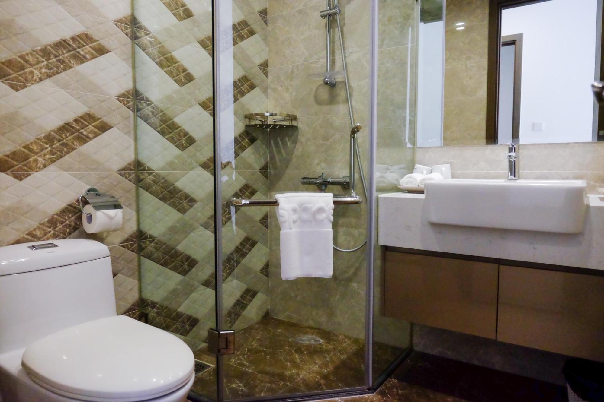 Aspaces Serviced Apartments - Vinhomes West Point ハノイ市 エクステリア 写真